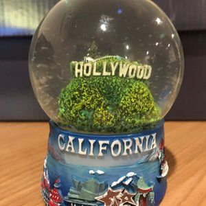 HOLLYWOOD CA SOUVENIR SNOWGLOBE
